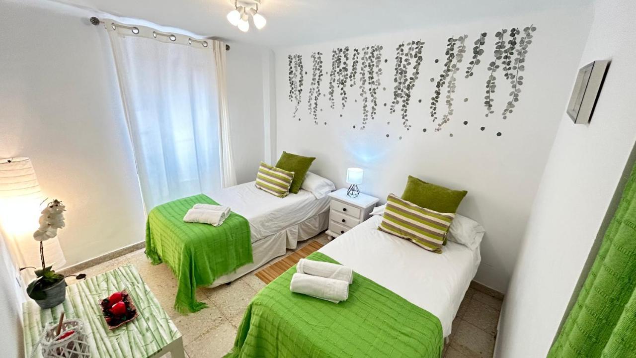 Cozy Town House With Terrace And Free Wifi Villa Ronda Exterior foto