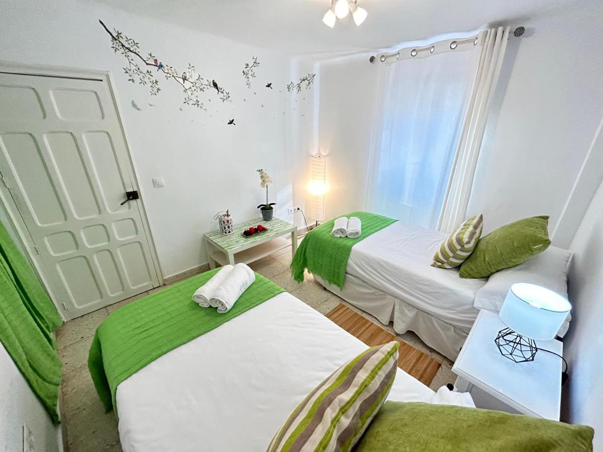 Cozy Town House With Terrace And Free Wifi Villa Ronda Exterior foto