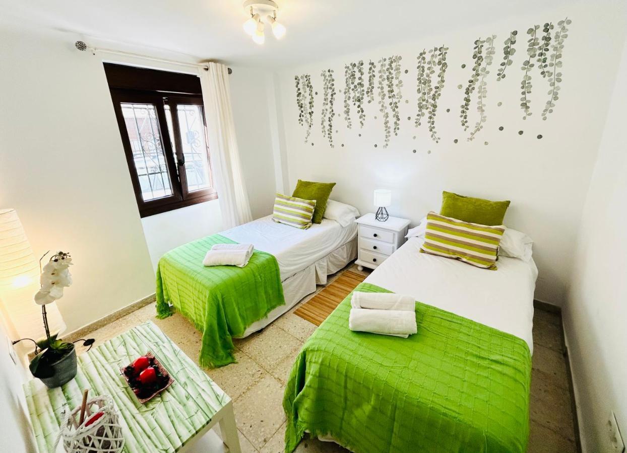 Cozy Town House With Terrace And Free Wifi Villa Ronda Exterior foto
